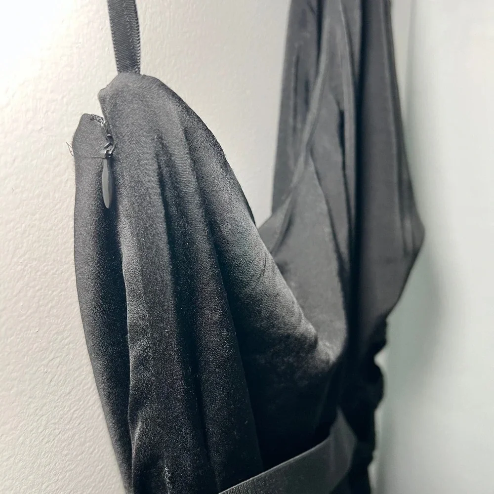 Women's BCBGMAXAZRIA One Sleeve Open Bows with belt Size XS - Picture 7 of 7